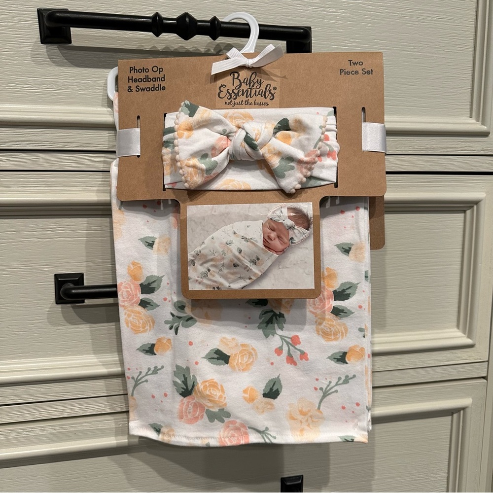 Baby Essentials Photo Op Headband &‎ Swaddle NWT